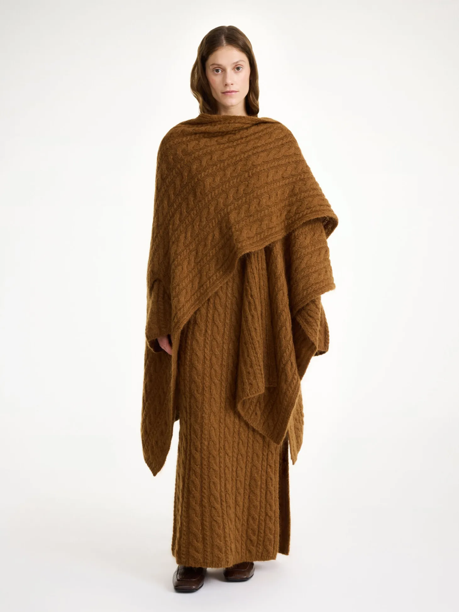 Best By Malene Birger Kassillas poncho i uldblanding Bison