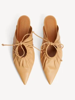 Online By Malene Birger Masey mules i læder SandBeige