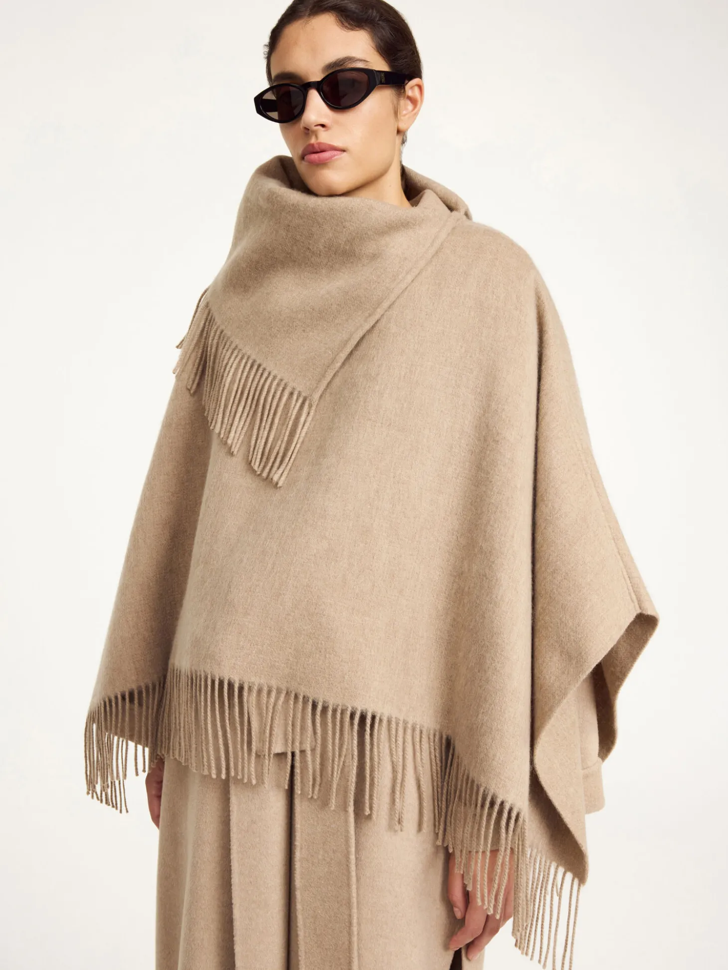 Best By Malene Birger Turtma poncho i uld GreyBrownMelange